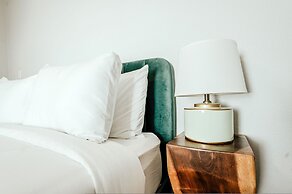 Spacious Cozy 6BR for 14- Lgbtq Friendly 2260