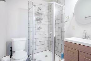 2BR Cozy House Near Plaza District