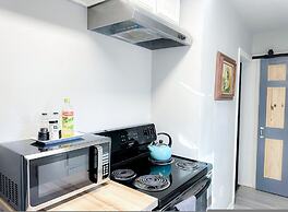 2BR Cozy House Near Plaza District