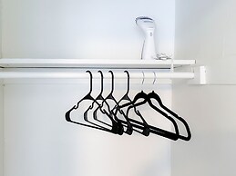 Stunning House In Convenient Location N Downtown