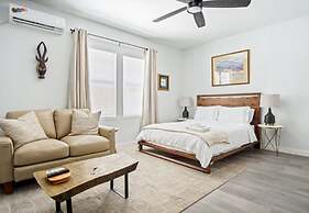Adorned Studio 3min-asian Dist Rain Shower
