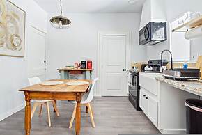 Adorned Studio 3min-asian Dist Rain Shower