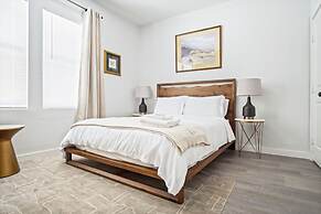 Adorned Studio 3min-asian Dist Rain Shower