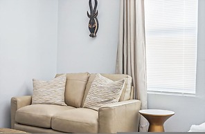 Adorned Studio 3min-asian Dist Rain Shower