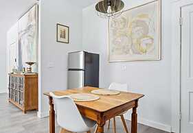 Adorned Studio 3min-asian Dist Rain Shower