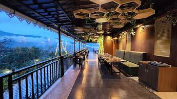 Voyage Royal Retreat