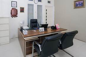 OYO 94251 Sman House