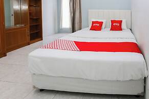 OYO 94251 Sman House