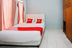 OYO 94251 Sman House