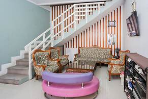 OYO 94251 Sman House