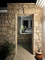 Garden Suite, Beautiful Seaview - Close to Beach