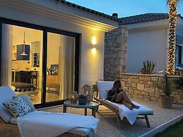 Garden Suite, Beautiful Seaview & Close to Beach