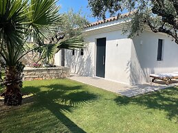 Garden Suite, Beautiful Seaview & Close to Beach