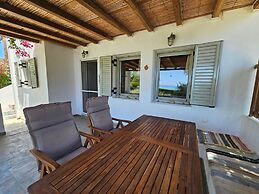 Skyros BnB Beach House Amaryllis