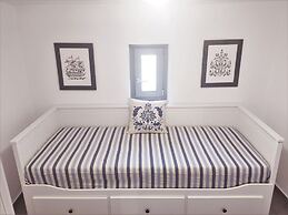 Skyros BnB Anna House in Brooke