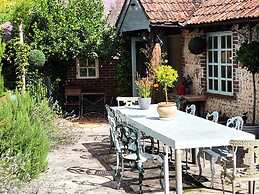 Escape the Ordinary - Dorset Village Vacation