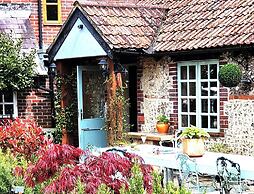 Escape the Ordinary - Dorset Village Vacation