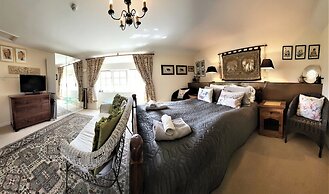 Escape the Ordinary - Dorset Village Vacation