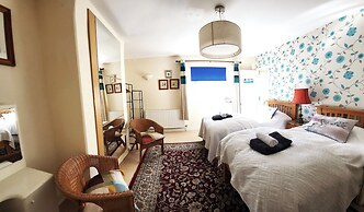 Escape the Ordinary - Dorset Village Vacation