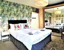 Escape the Ordinary - Dorset Village Vacation