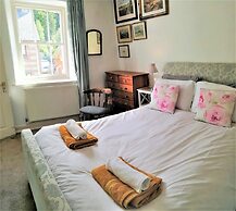 Escape the Ordinary - Dorset Village Vacation