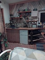 Unique 2-bed Cabin in Llanelli