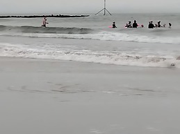 Unique 2-bed Cabin in Llanelli