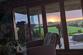 Unique 2-bed Cabin in Llanelli