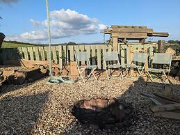 Unique 2-bed Cabin in Llanelli
