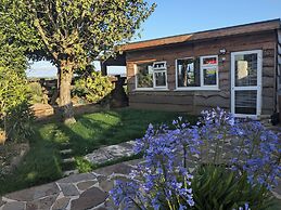Unique 2-bed Cabin in Llanelli