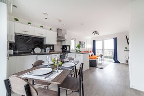 Top-rated Penthouse - King Size Bed & Free Parking