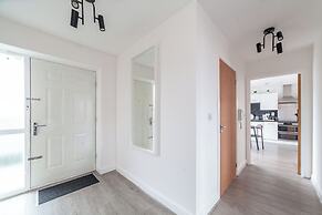 Top-rated Penthouse - King Size Bed & Free Parking