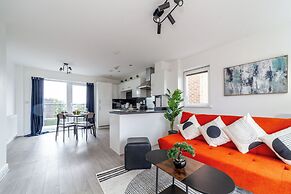 Top-rated Penthouse - King Size Bed & Free Parking