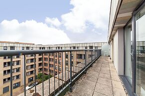 Top-rated Penthouse - King Size Bed & Free Parking