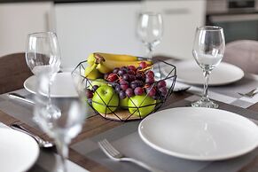 Top-rated Penthouse - King Size Bed & Free Parking