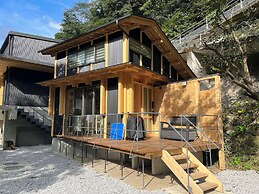 CrossFit Otoyo Strength TINY HOUSE