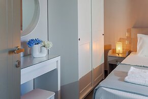 Fresh 1 Bd Apt with Patio in Heraklion