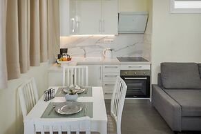 Fresh 1 Bd Apt with Patio in Heraklion