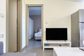 Fresh 1 Bd Apt with Patio in Heraklion