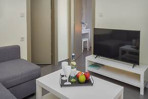 Fresh 1 Bd Apt with Patio in Heraklion