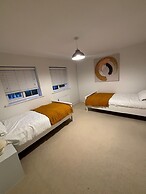 Dartford, 4 Beds, Sleeps 8, Near Bluewater and M25