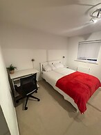 Dartford, 4 Beds, Sleeps 8, Near Bluewater and M25