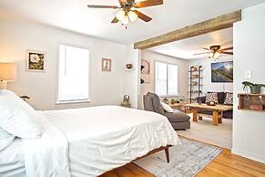 Hidden Comfort Studio Near Plaza District