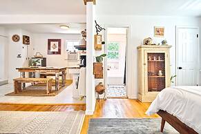 Hidden Comfort Studio Near Plaza District