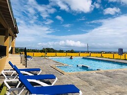 Royal Vacation Retreat