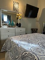 Royal Vacation Retreat