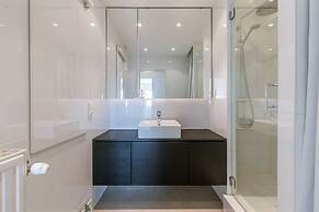 Bright Apartment With City View and Terrace