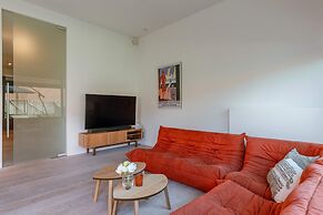 Cozy Beach Apartment With Garden