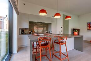 Cozy Beach Apartment With Garden