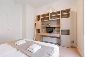 Cozy Beach Apartment With Garden